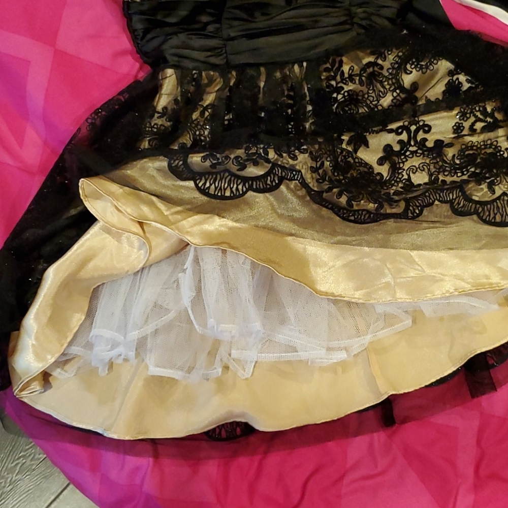 Dress - Picture 5 of 5